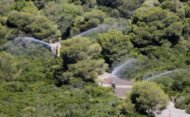 El Ayuntamiento anuncia los cañones de agua tras los dos fuegos de El Saler