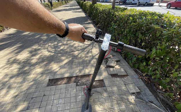 El suplicio de ir en patinete por Valencia