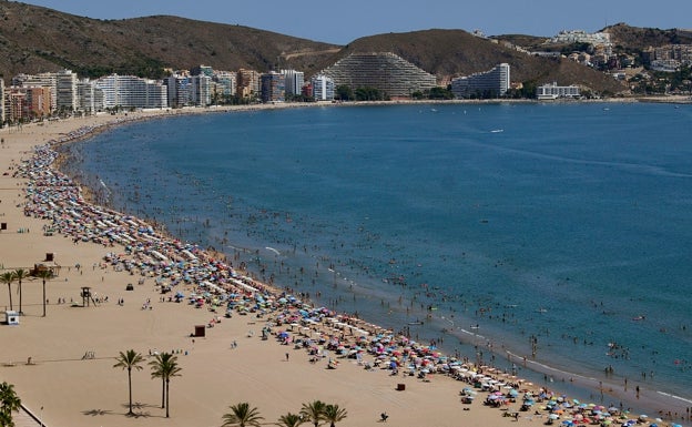 Ecologistas exigen la retirada del proyecto de extracción de arena frente a la costa de Cullera por ser «inútil» este tipo de regeneración