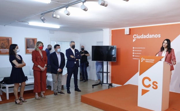 Veinte concejales de Cs en Alicante piden la dimisión de Arrimadas