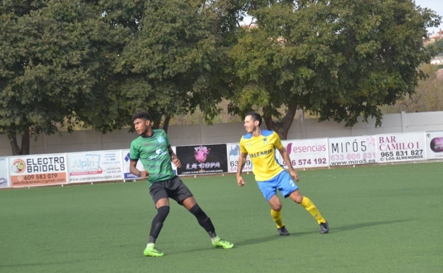 La UD Calpe tumba al Dénia con un gol del exgroguet Kevin