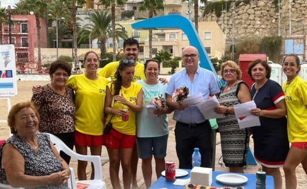 La Vila Joiosa cierra la campaña de baño adaptado en sus playas