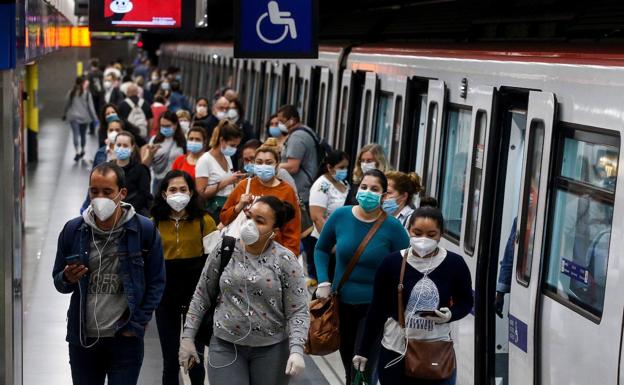 Las mascarillas serán obligatorias en el transporte público hasta que recomienden los expertos