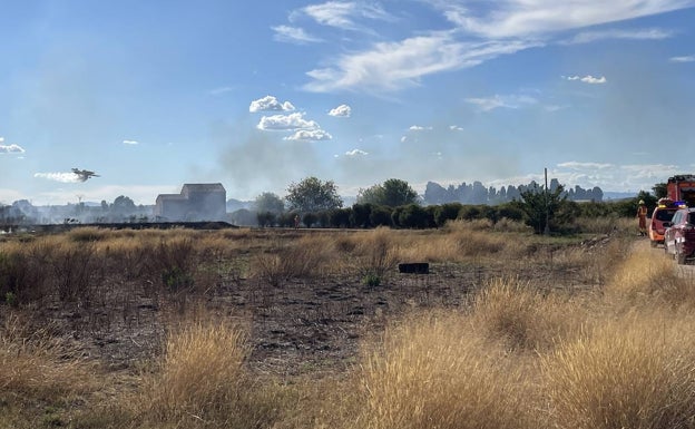 Un nuevo incendio afecta al sector de Nou Mil.leni en Catarroja