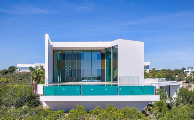 Así es la villa de lujo diseñada en la Costa Blanca por Monica Armani