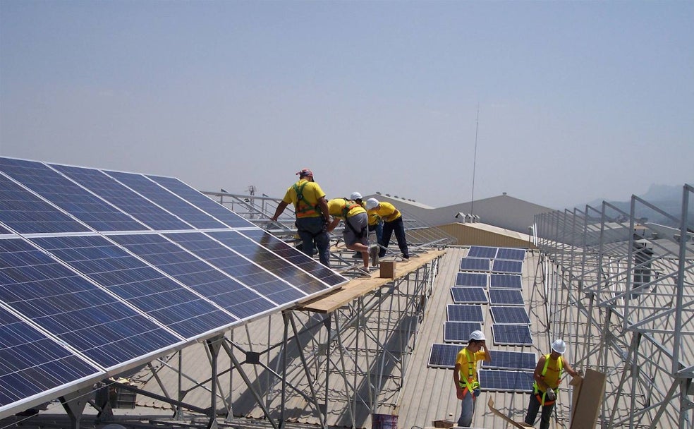 Las empresas valencianas apuestan por las plantas solares en plena escalada de precios