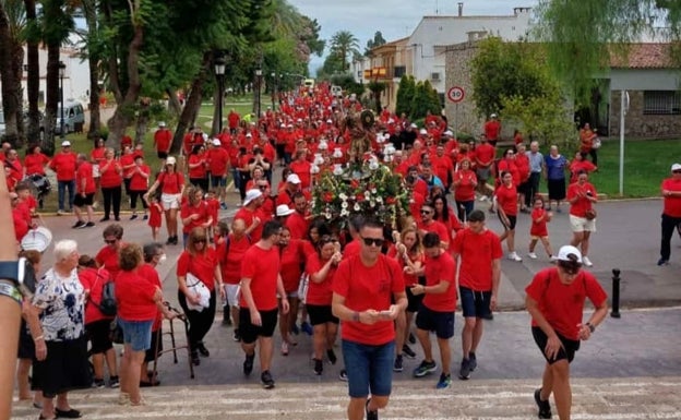 Más de mil personas participan en la romería del 50 aniversario del traslado de Tous