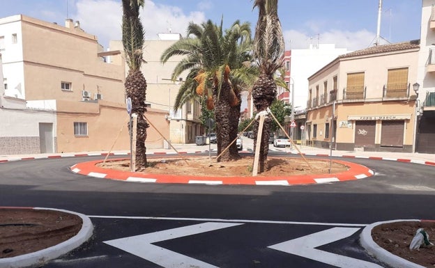 Alcàsser abre al tráfico la rotonda de la discordia