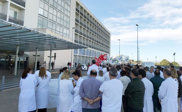 El Comité de Empresa del Hospital de la Ribera rechaza el nuevo convenio al ser «un desprecio» para el personal laboral