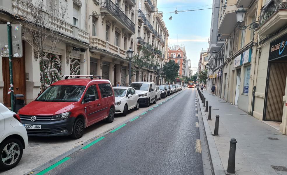 Ruzafa amanece con las primeras plazas de aparcamiento sólo para residentes