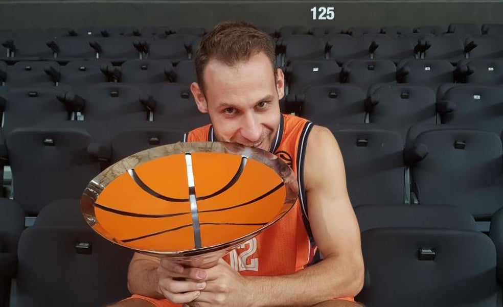 Pedro Llompart, de temporero a campeón taronja, se retira
