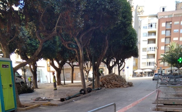 Benifaió tumba el monumento a los caídos de la Guerra Civil