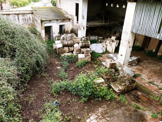 El cementerio del patrimonio sigue en ruinas en Borbotó