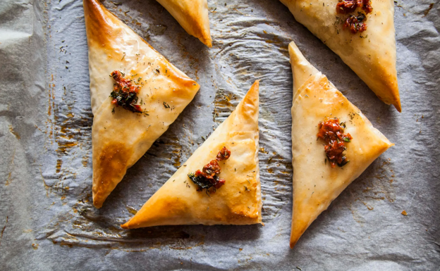 La receta del fin de semana: pasta filo rellena de pollo y espinacas