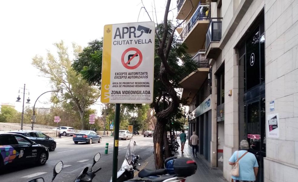Ribó ordena a Grezzi reforzar las señales de cámaras en Ciutat Vella ante el aluvión de multas