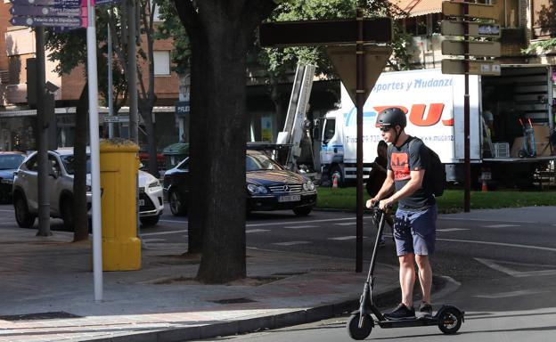 La DGT amenaza con multazos a los conductores de patinetes eléctricos