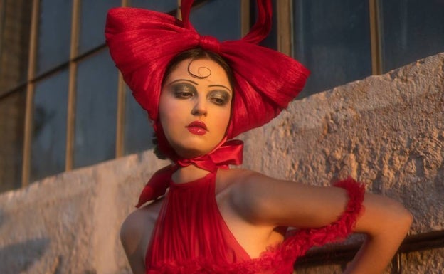 La estudiante que ha creado moda para visibilizar el trastorno bipolar