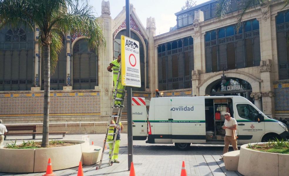 Grezzi no contenta a los vecinos del centro pese a señalizar más las cámaras
