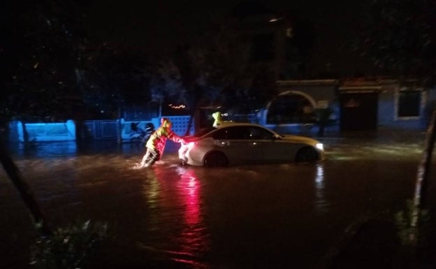 Las lluvias dejan este lunes 65 litros en Xàbia y Dénia corta numerosos caminos