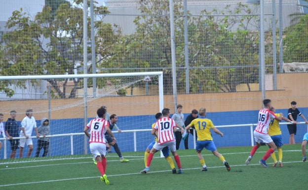 Dos partes diferentes en un derbi marcado por la igualdad