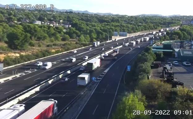 La DGT notifica más de 25 kilómetros de atascos en la vías de entrada y salida a Valencia