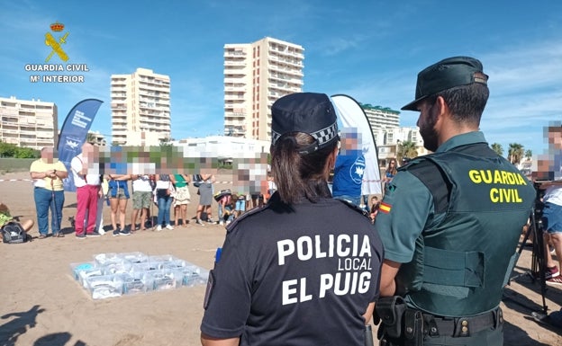 Guardia Civil devuelve al mar 14 tortugas tras rescatarlas en septiembre en El Puig de Santa María