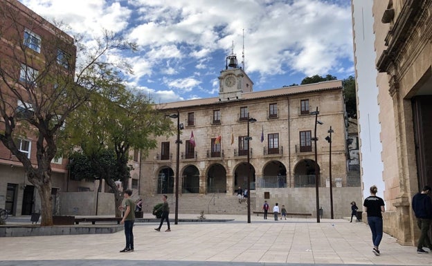 Dénia insta a la conselleria y al Departamento de Salud a crear una unidad de lactancia materna