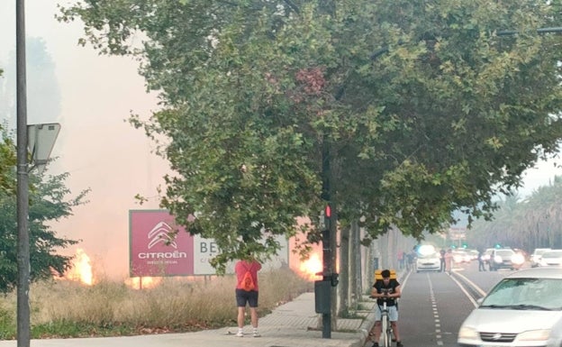 Otro incendio agrava el abandono de Benimaclet junto a la ronda norte