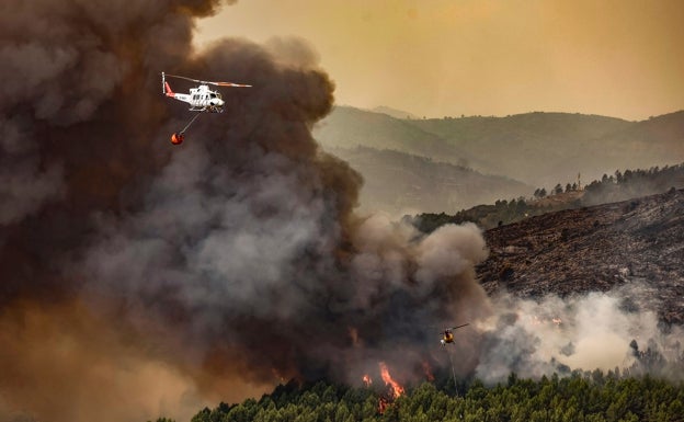 Los grandes incendios del verano contaminaron tanto como los coches de las tres capitales en un año