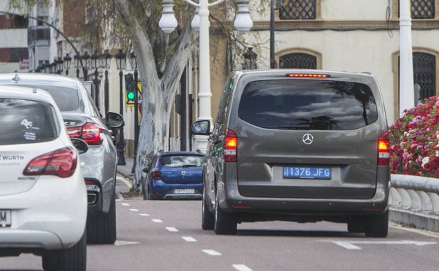 La guerra del taxi revive en Valencia tras decaer las licencias de los VTC