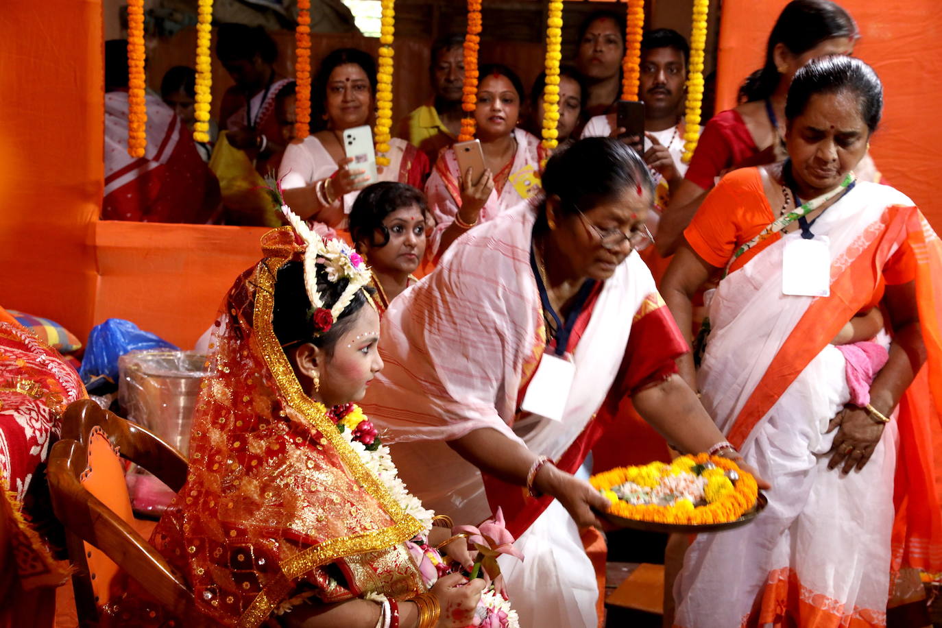 Color y tradición en el festival indio de Durgá Puyá