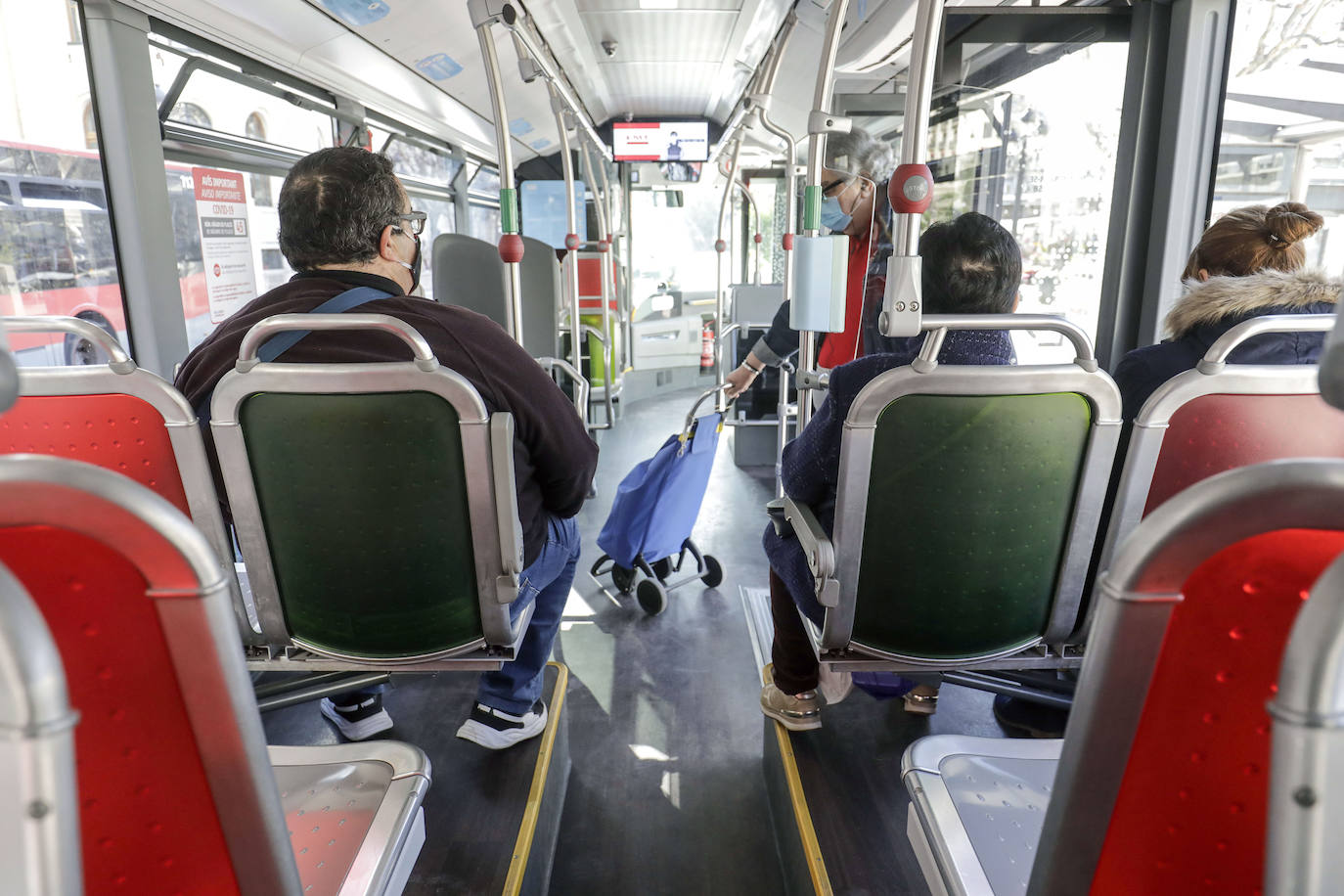 El Consell de la Joventut reclama a la EMT que se sume ya a la gratuidad para menores de 30 años