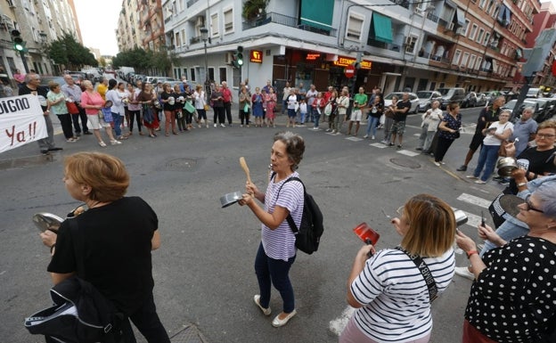 Las cacerolas de Orriols vuelven a la calle