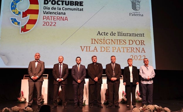 Cultura, pólvora y la entrega de Insignias de Oro para conmemorar el 9 d'Octubre en Paterna