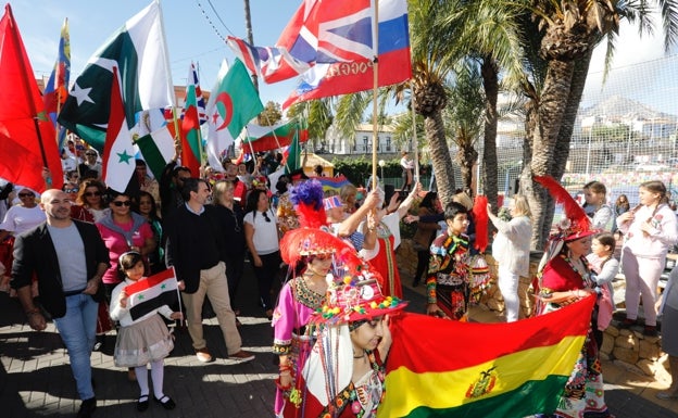 L'Alfàs del Pi celebra su multiculturalidad con el Día Internacional