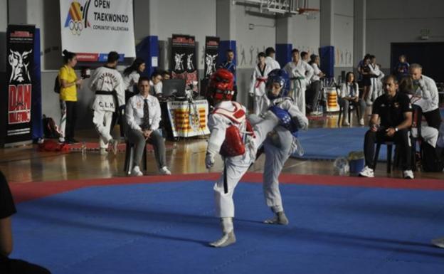 Más de 3.000 personas asisten al Poliesportiu Malva-rosa para ver el X Open de Taekwondo de la Comunitat Valenciana