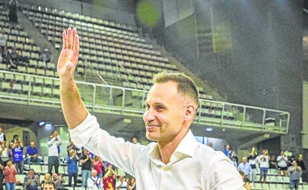 Llompart: «Mi quinteto ideal es muy del Valencia Basket vintage. De base, Nacho Rodilla»