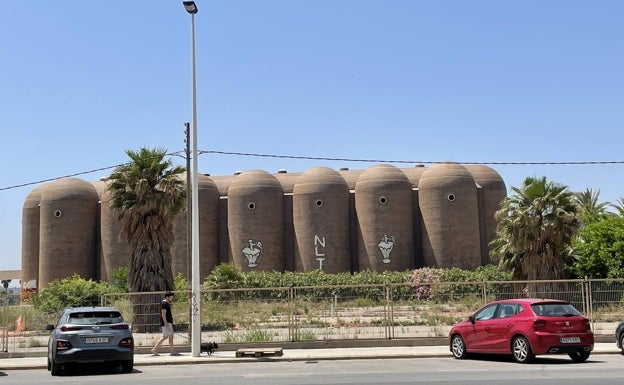 Vecinos de La Patacona de Alboraya proponen derribar las antiguas bodegas Vinival para desarrollar el sector