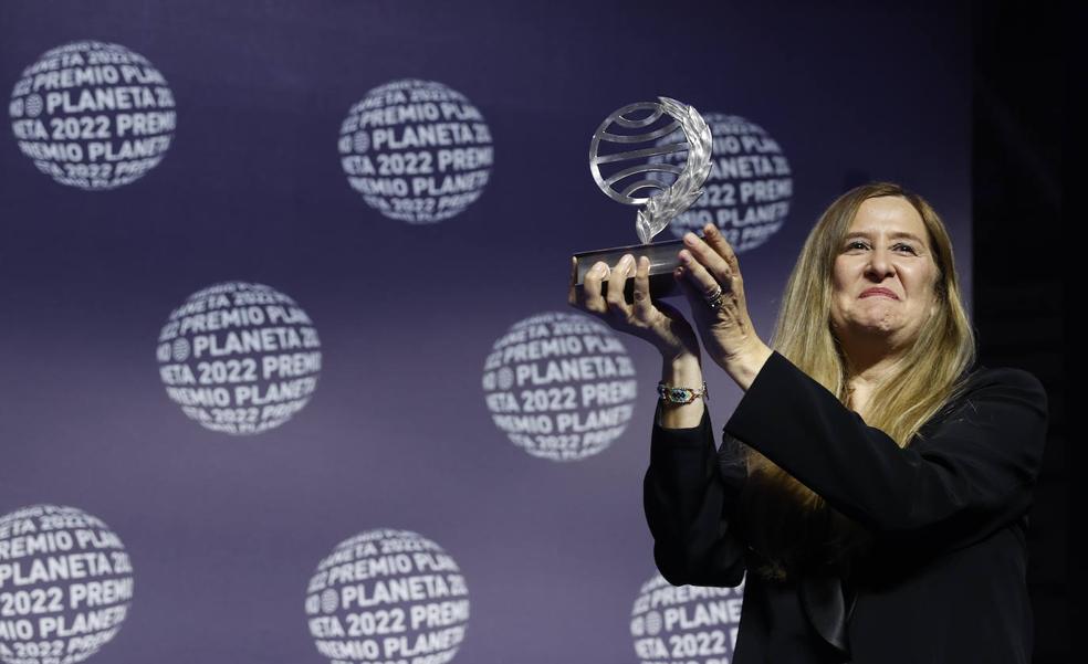 Luz Gabás y Cristina Campos, doblete femenino en el segundo Planeta del millón de euros