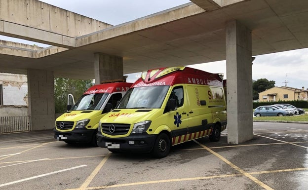 Herido un motorista en Xàbia al sufrir un accidente en la calle la Barraca