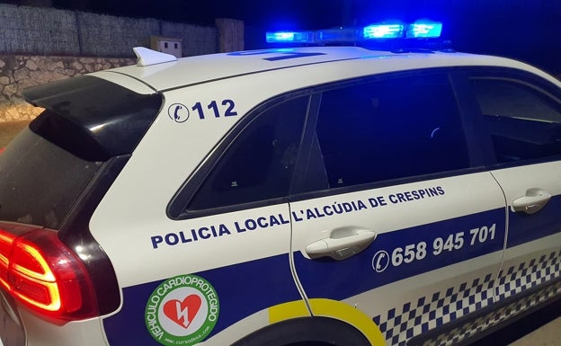 Una mujer agrede a su hija y es interceptada conduciendo en dirección prohibida y duplicando la tasa de alcohol en l'Alcúdia de Crespins