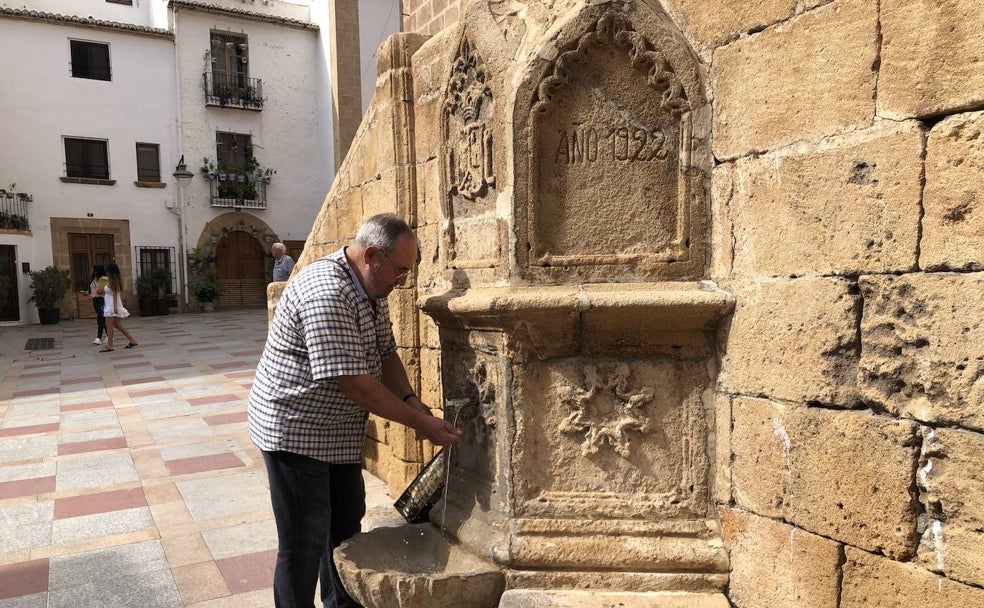 Un siglo de fuentes públicas en Xàbia