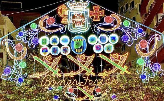 Calp invierte 173.000 euros al año en la iluminación de fiestas con el nuevo contrato