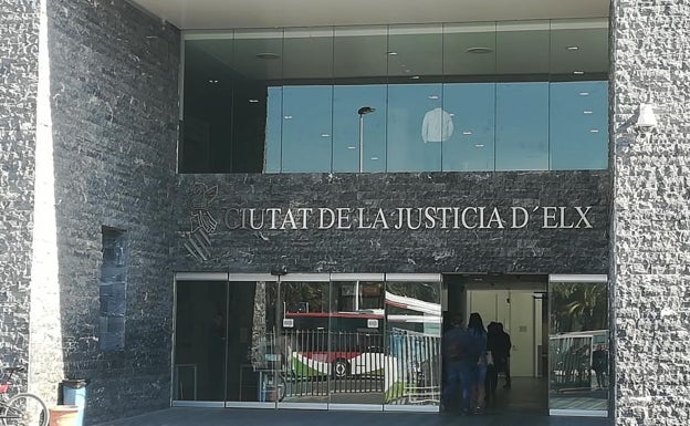 Condenado el asesino de un bebé de siete meses a prisión permanente revisable en Elche