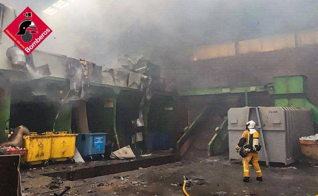 Dos heridos por una explosión en una nave industrial de San Vicente