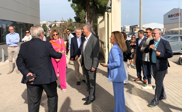 Tres empresas de Gandia crean una comunidad energética en Alcodar y ahorran un 80% en luz