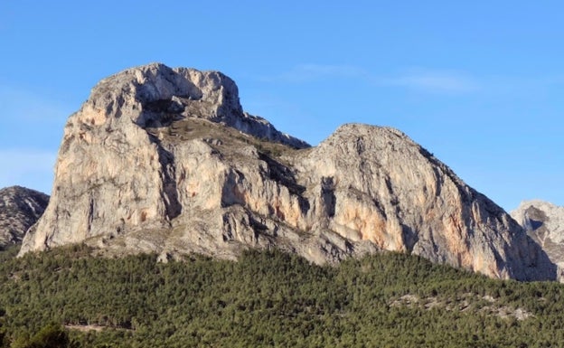 Muere un hombre en las faldas del monte Ponoig de Polop de la Marina