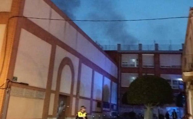 Mislata cede dos edificios municipales al colegio Sagrado Corazón afectado por un incendio