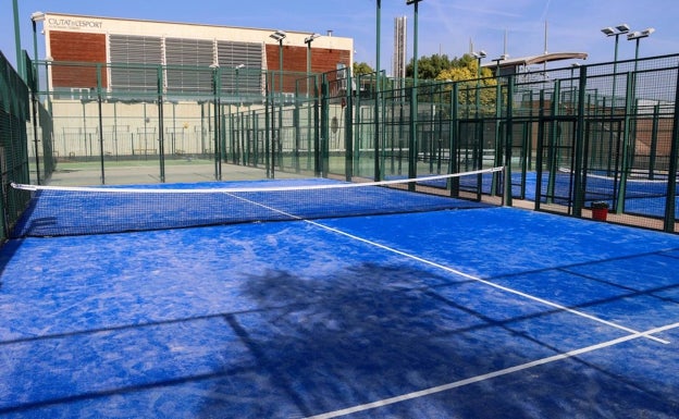 Torrent renueva las pistas de pádel de la ciudad del deporte de Parc Central