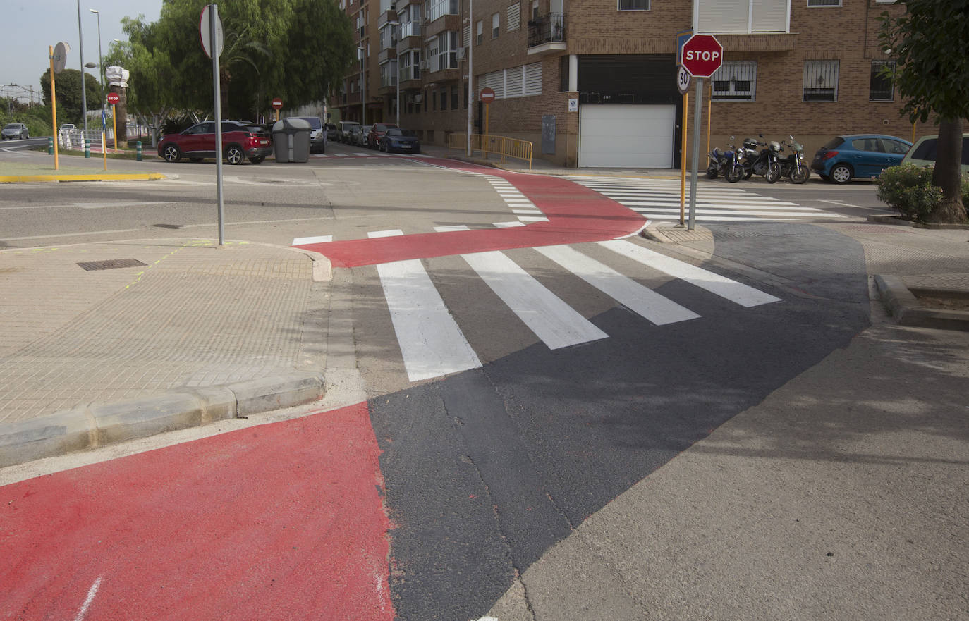 Así es el tramo más surrealista del carril bici de Paiporta